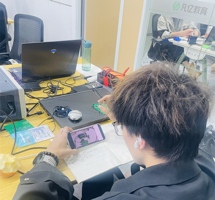 学员回顾知识点